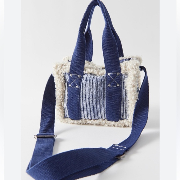 Urban Outfitters-BDG Serena Fleece Mini Tote Crossbody Purse Bag - Picture 2 of 8
